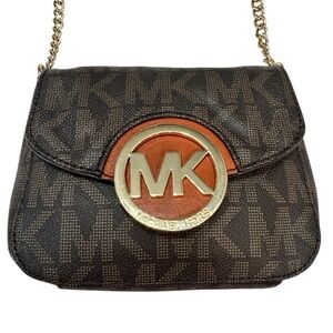 Michael Kors Michael Kors Jet Set Signature Logo Crossbody Chain Bag